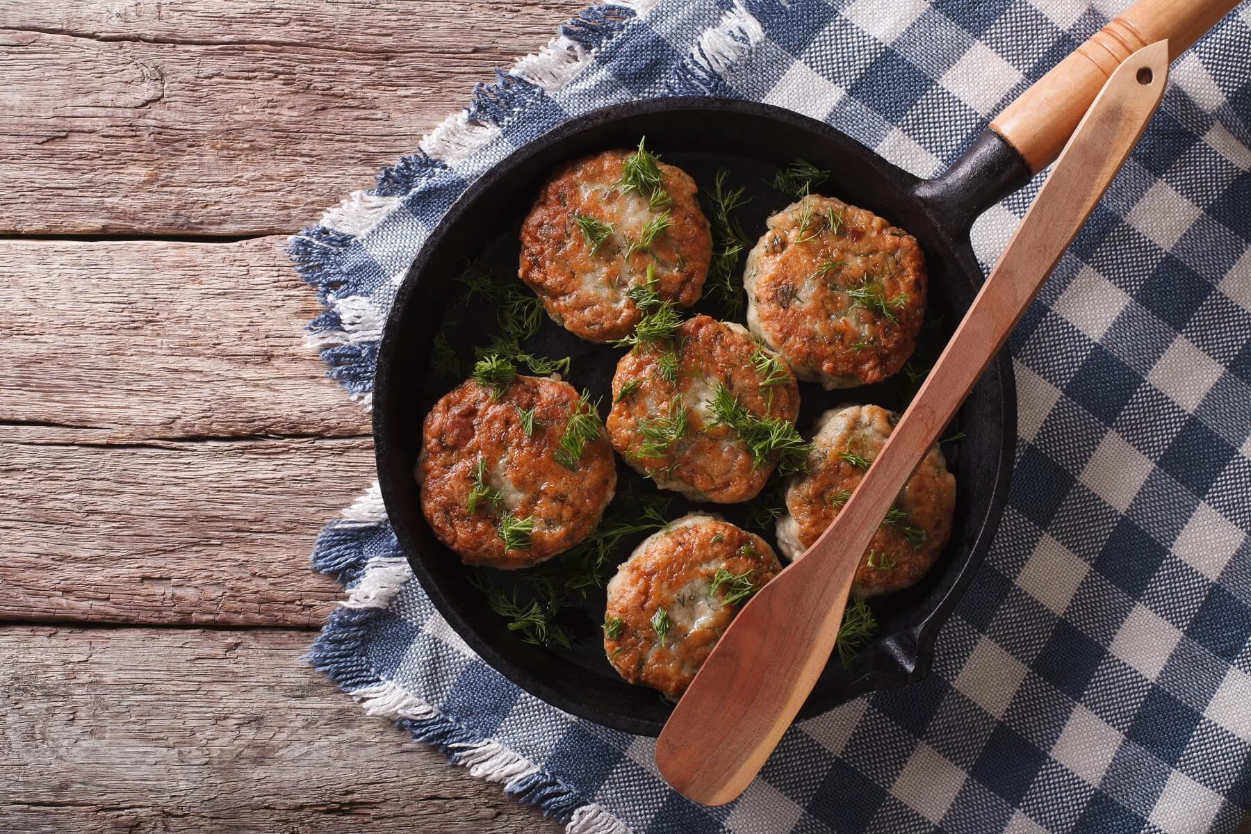 Easy Tuna Fish Cakes with Green Beans